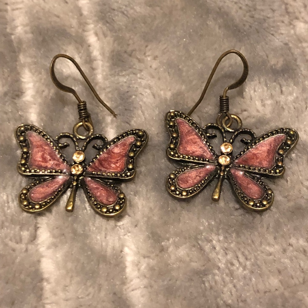 ♥️ Butterfly Earrings. Super cute!